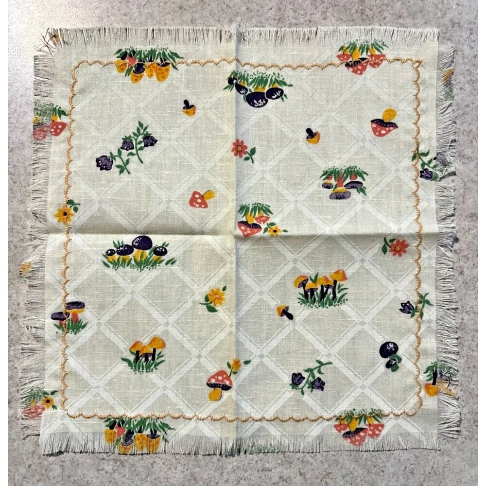 Vintage Mushrooms Flowers Cloth Napkin Set Of 4 Doily Doilies Embroidered Fringe